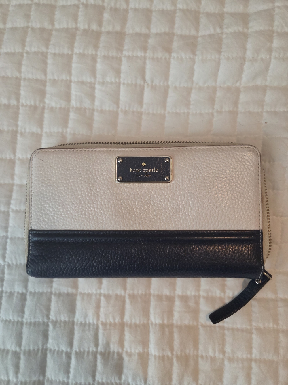 Kate Spade Two-Tone Zip Around Wallet - Cream & Navy